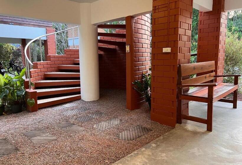 Вилла 2 Спальни, Naisang Hostel