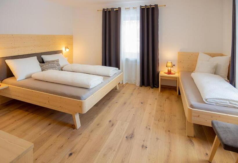 舒适三人间, B&b Frühlingsheim