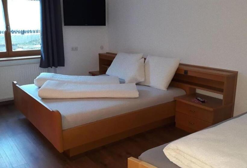 Апартаменты 1 Спальня Нижний Этаж, B&b Frühlingsheim