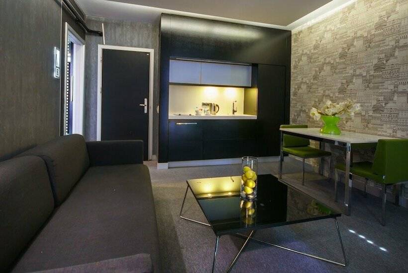 小型套房, Vernazza Suites
