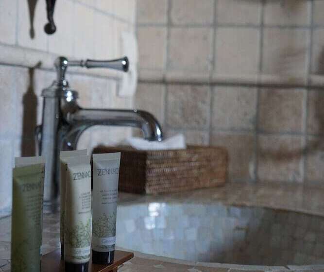 Номер Комфорт, Manoir Des Douets Fleuris