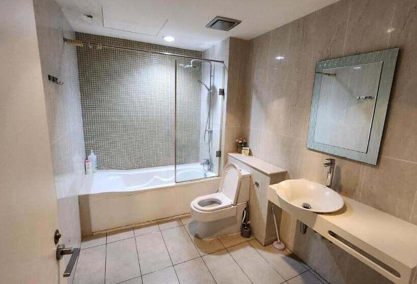 آپارتمان 1 خوابه با چشم‌انداز استخر, My Misto Homestay, Riverson Soho