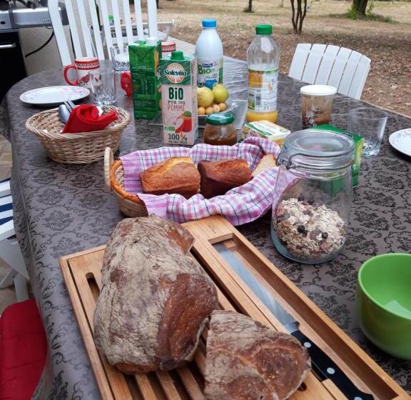标准间, Bienvenue En Périgord