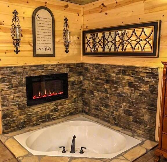 Студия Стандарт, Samantha S Timber Inn