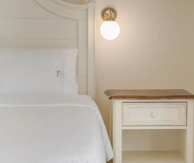 Люкс Повышенной Комфортности, Alley Boutique Hotel And Spa
