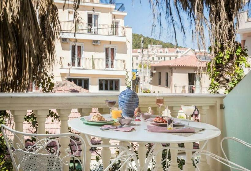 Люкс Премиум, Alley Boutique Hotel And Spa