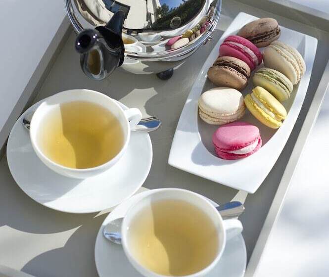 Suite with Terrace, Mandarin Oriental Paris