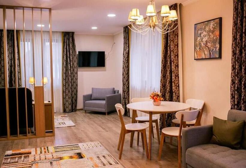Студия Стандарт, Casa Claudia