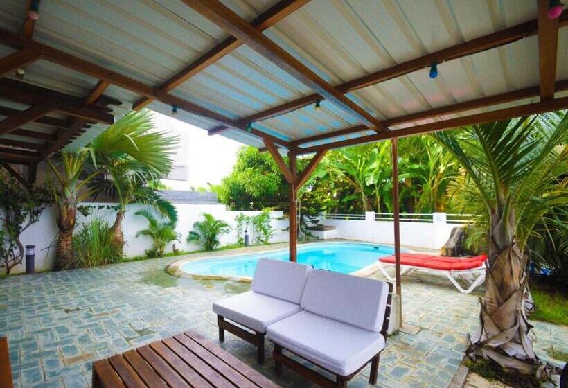 اتاق استاندارد با چشم‌انداز استخر, Pereybere Villa Valari With Pool Near Beach