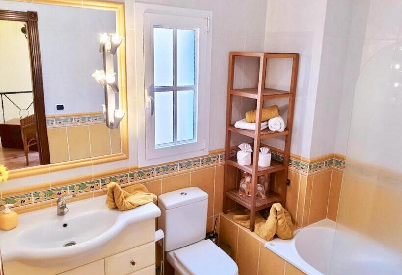 Номер Стандарт Вид на Бассейн, Bed & Breakfast Tenerife
