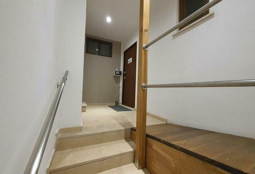 آپارتمان 1 خوابه با بالکن, Terra Ciociara B&b