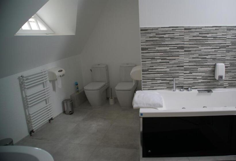 带1个卧室的豪华公寓, Chateau De Vaugrignon   Beer Spa