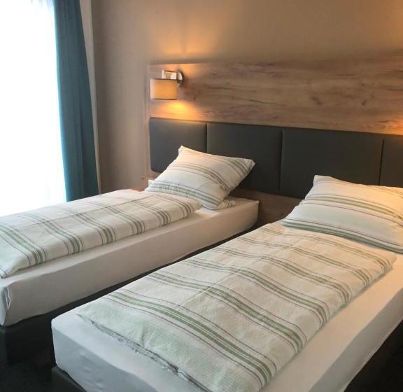 Номер Стандарт, Burghotel Homberg