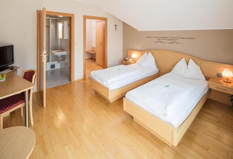 Номер Стандарт с Балконом, Gasthaus Pension Zum Lustigen Steirer