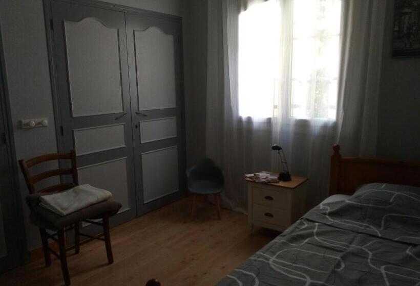 اتاق استاندارد یک نفره, Les Sittelles