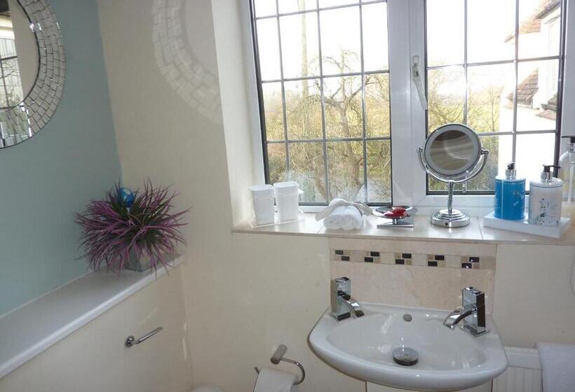 Standard room with outdoor bath, Maunditts House
