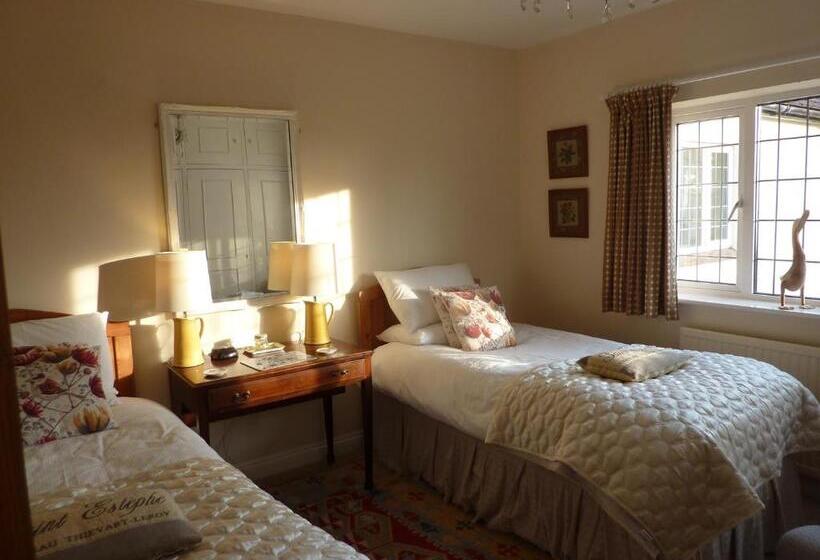 Standard room with outdoor bath, Maunditts House