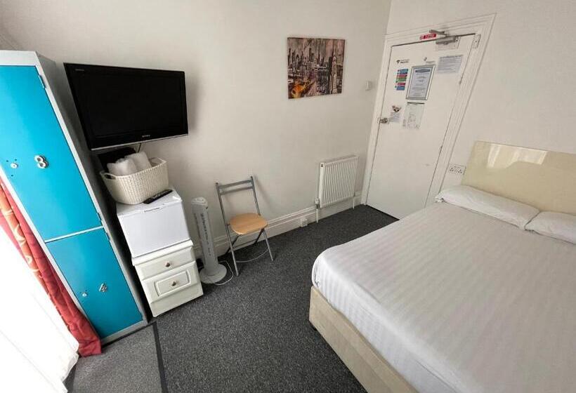 Номер Стандарт Совместная Ванная, Backpackers Blackpool Hotel & Suites