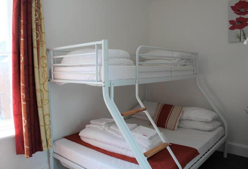 Номер Стандарт, Backpackers Blackpool Hotel & Suites