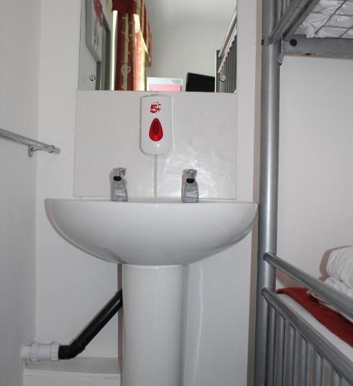 Номер Стандарт, Backpackers Blackpool Hotel & Suites