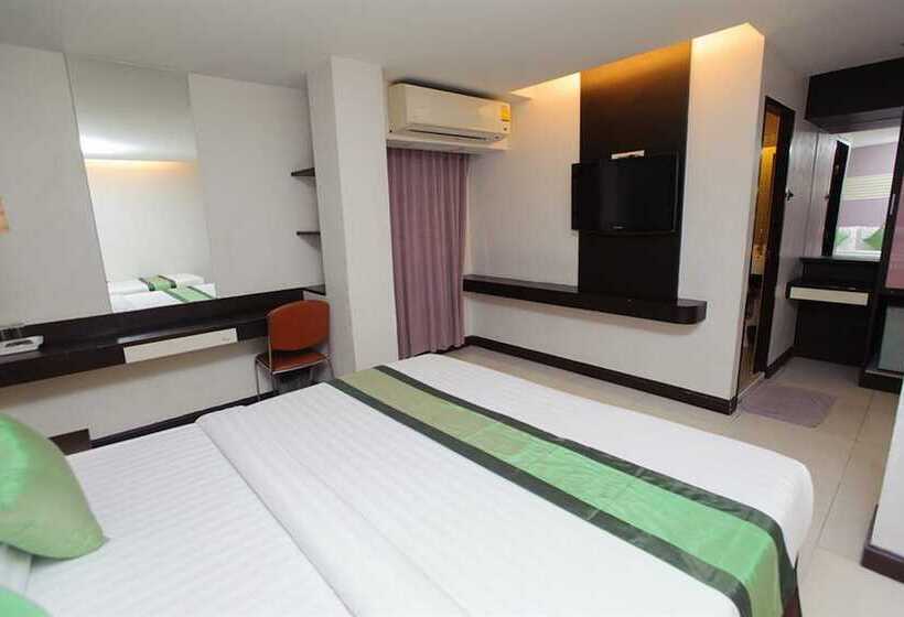 اتاق لوکس سه تخته, Cozi Inn Hotel, Bangkok