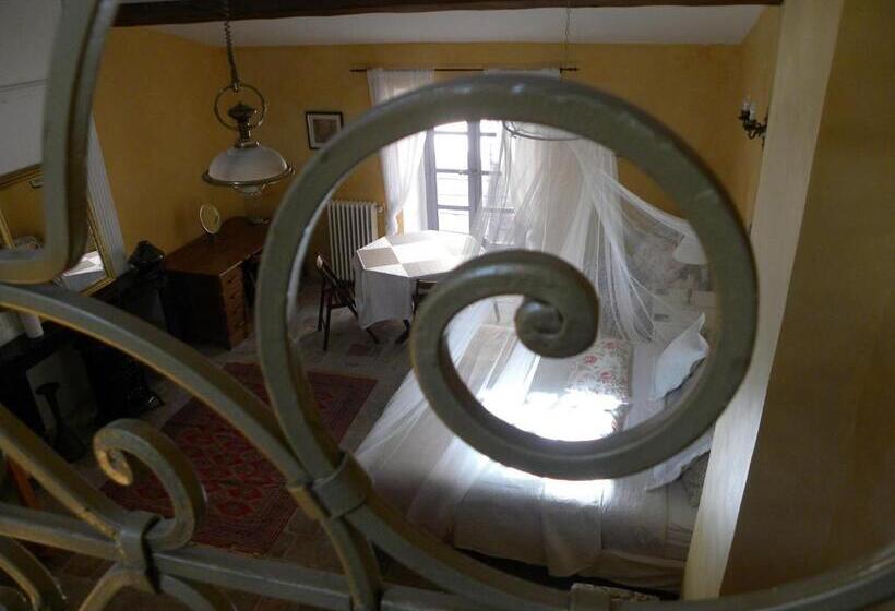 デラックススイート, Xvi Century Mansion