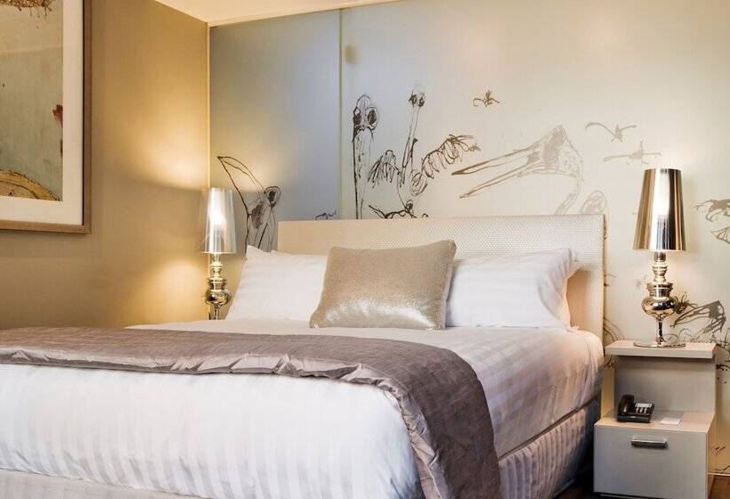 Studio Standard avec Balcon, The Olsen Melbourne  Art Series
