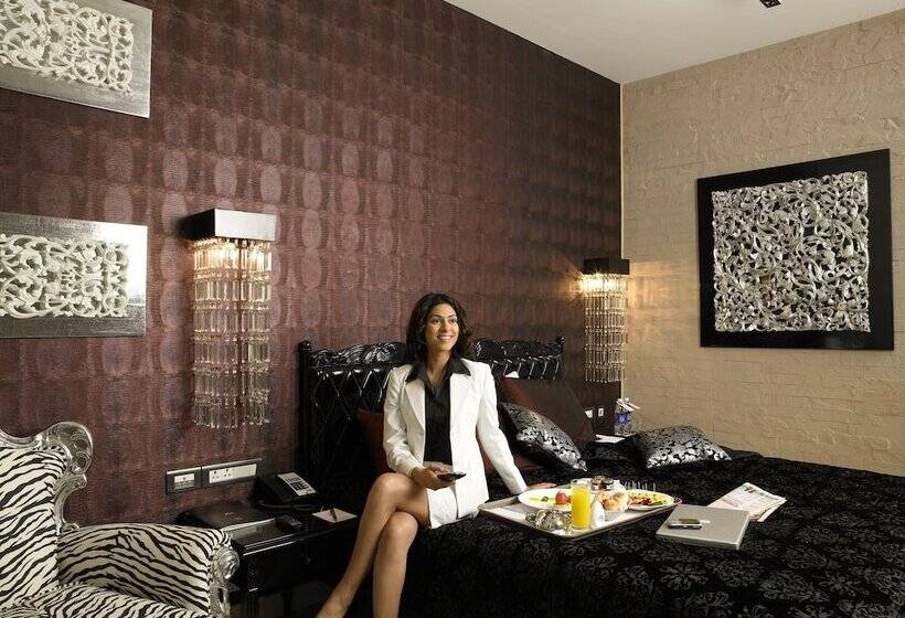 اتاق کلاب, The Zuri Whitefield, Bangalore