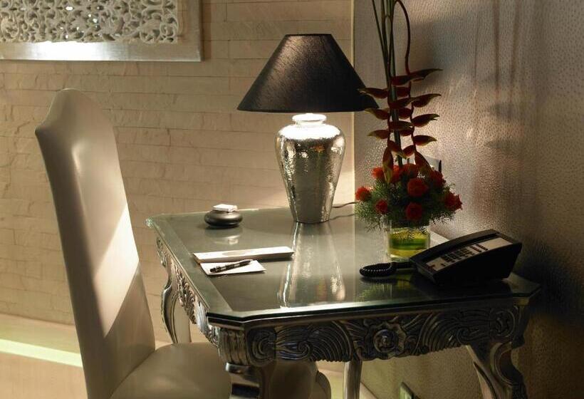 Club Room King Bed, The Zuri Whitefield, Bangalore