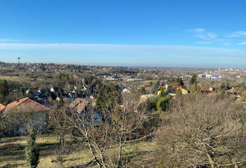 Номер Стандарт, Rómahegy Rendezvényház
