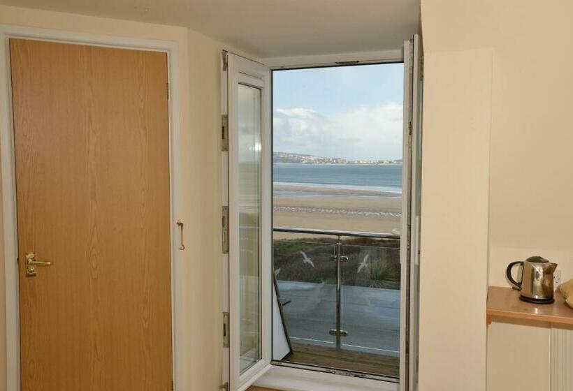 חדר סטנדרט נוף לים עם מרפסת, The Penellen Guest Accommodation Room Only
