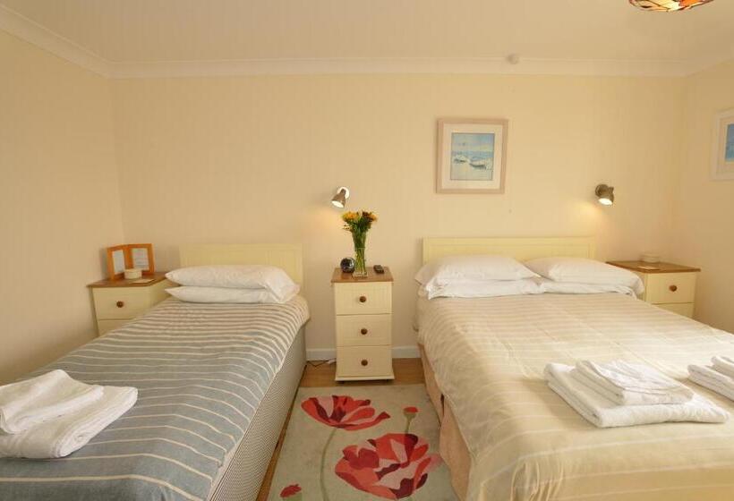 חדר משפחתי נוף לים, The Penellen Guest Accommodation Room Only