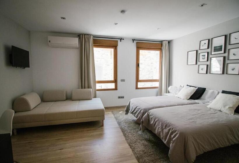 اتاق لوکس سه تخته, Infinium Zamora Suites