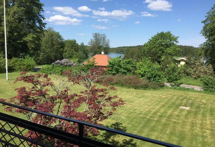 Номер Стандарт Вид на Озеро, Stavsjö Herrgårdsflygel