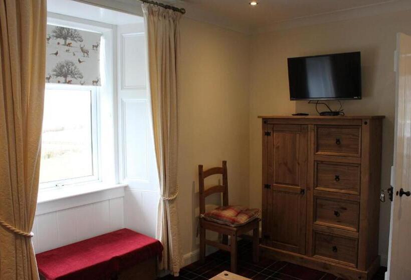 Suite with lake view, Carrick Farm