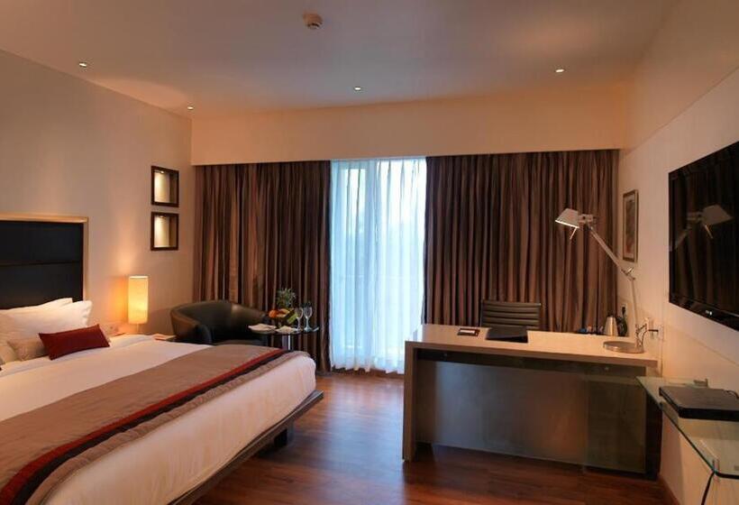 Стандартный Номер Кровать Кинг, Spree Shivai Hotel Pimpri