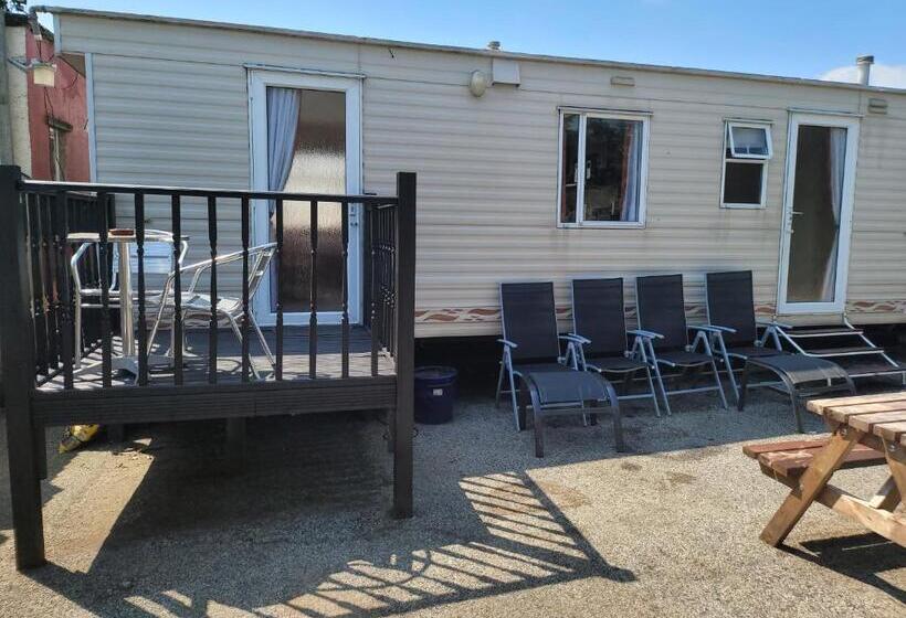 Дом 1 Спальня, The Jackdaw Pub Self Catering Static Caravan Free Breakfast Supplied