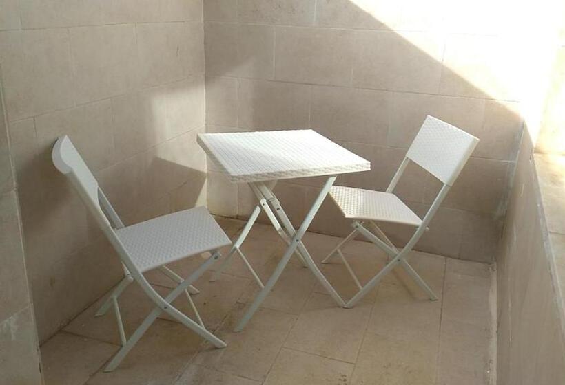 اتاق اکونومی, Pescandora