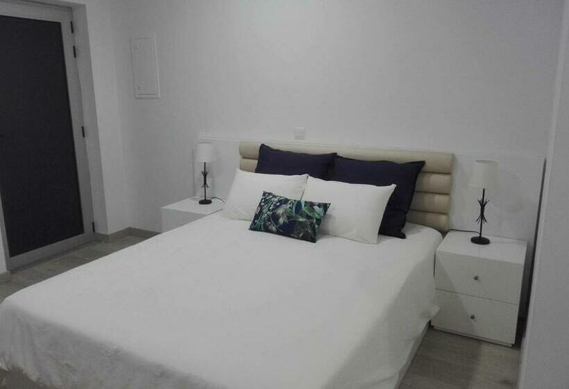 استودیوی استاندارد, Avenida