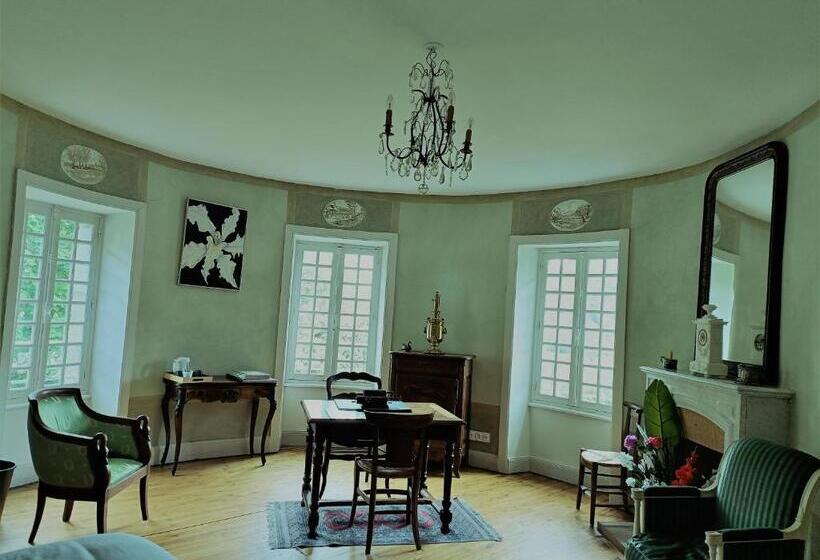Семейный Номер, Chateau Ol Puech