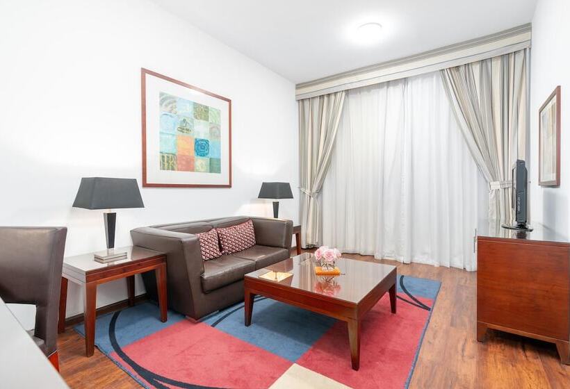 Номер Deluxe, Golden Sands Hotel & Residences