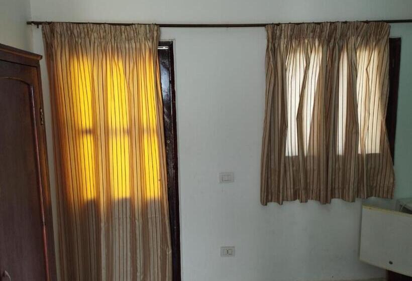 اتاق استاندارد یک نفره, Jowhara