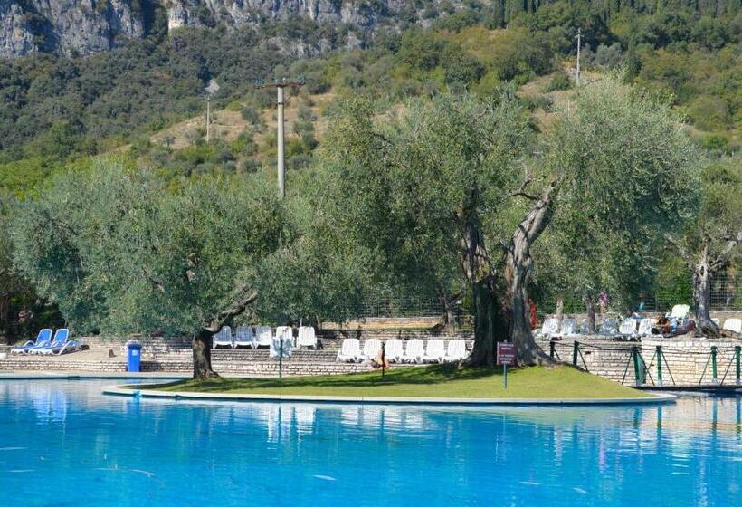 带2个卧室的公寓, Garda Apartments In Euroresidence