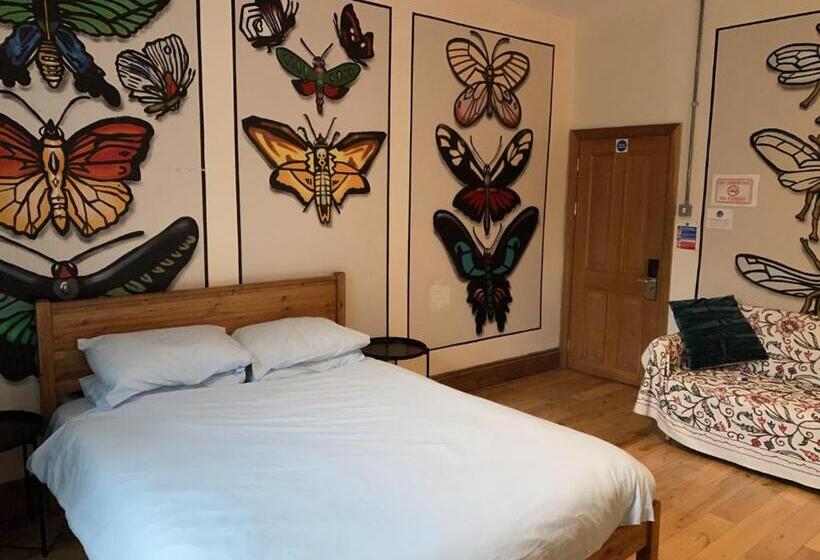 اتاق استاندارد با سرویس بهداشتی مشترک, The Full Moon Backpackers
