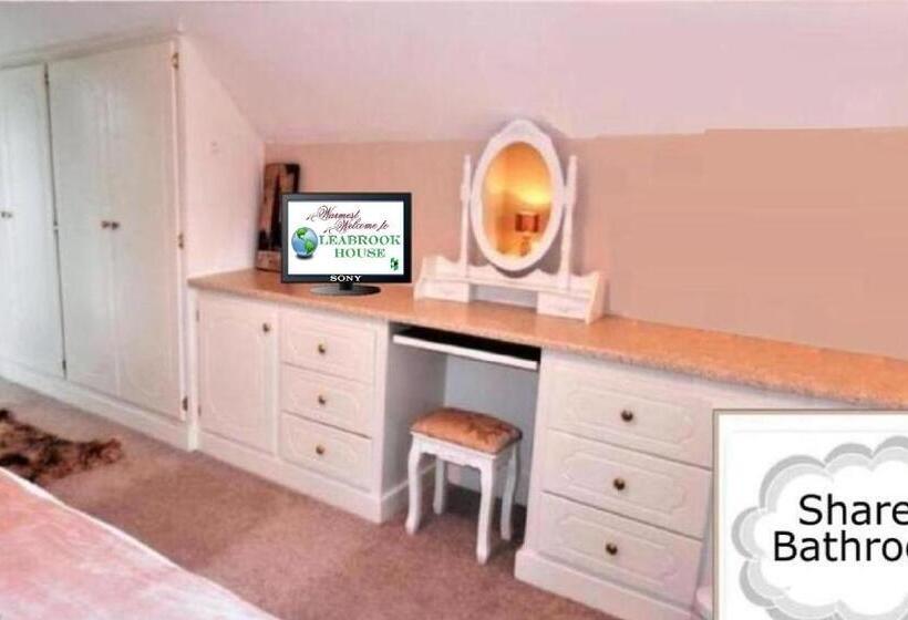 Номер Стандарт Совместная Ванная, Leabrook House