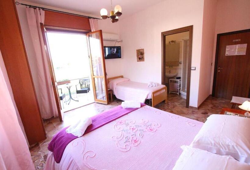 Standard Triple Room with Terrace, A Casa Di Gabri