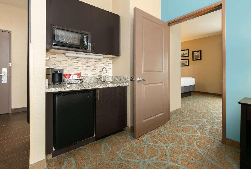 キングサイズベッドのスタンダードルーム, Crowne Plaza Nanchang Riverside, An Ihg