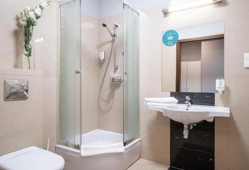 Номер Economy, Sofia By The Railway Station Wroclaw