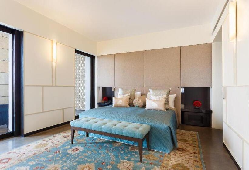 디럭스 스위트 킹 침대, The Lodhi – A Member Of The Leading Hotels Of The World