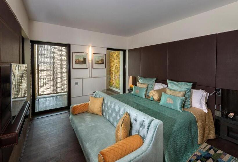 디럭스 스위트 킹 침대, The Lodhi – A Member Of The Leading Hotels Of The World